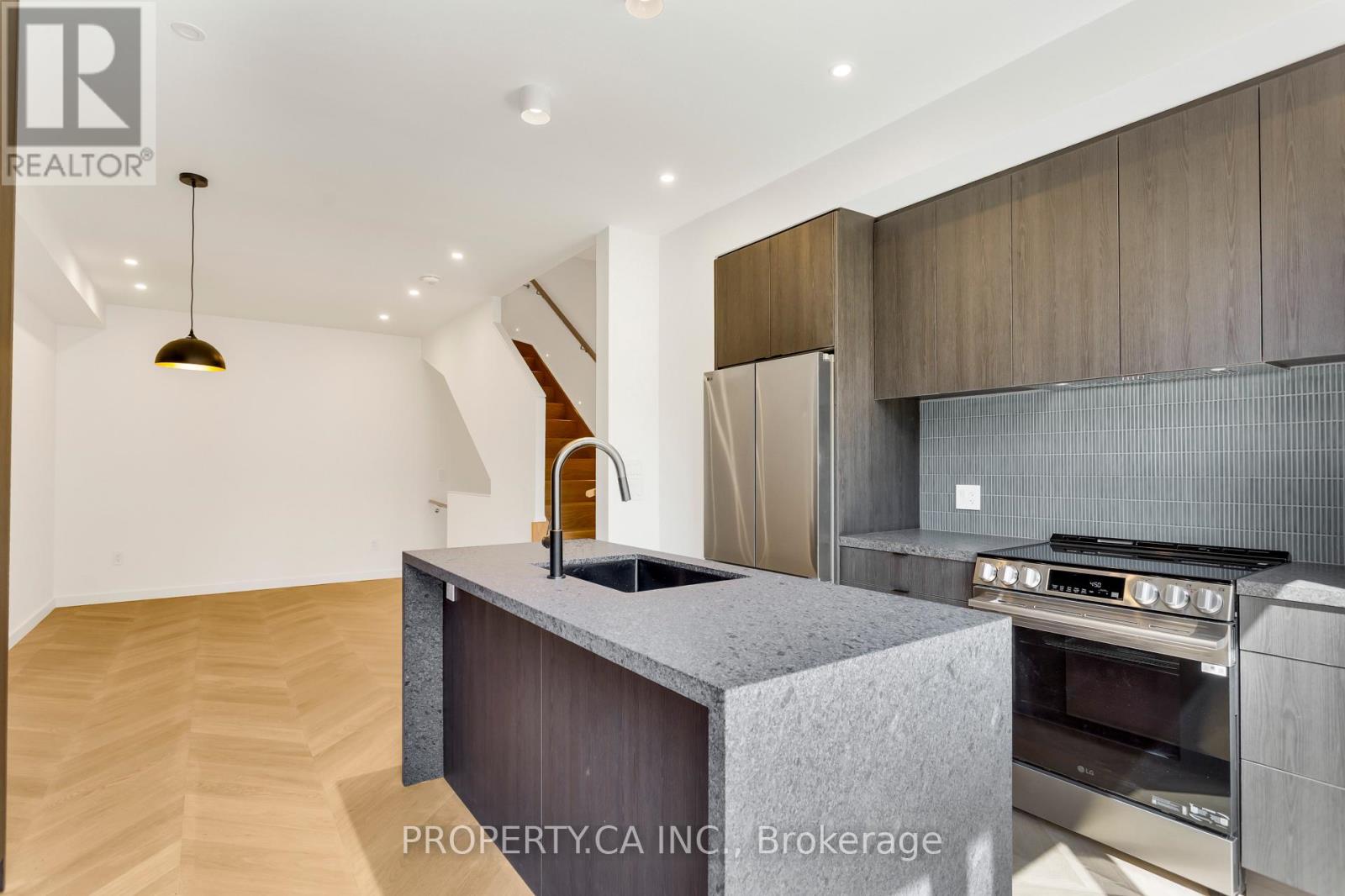Unit #4 - 301 Keele Street, Toronto, Ontario M6P 2K5 - Photo 8 - W13757528