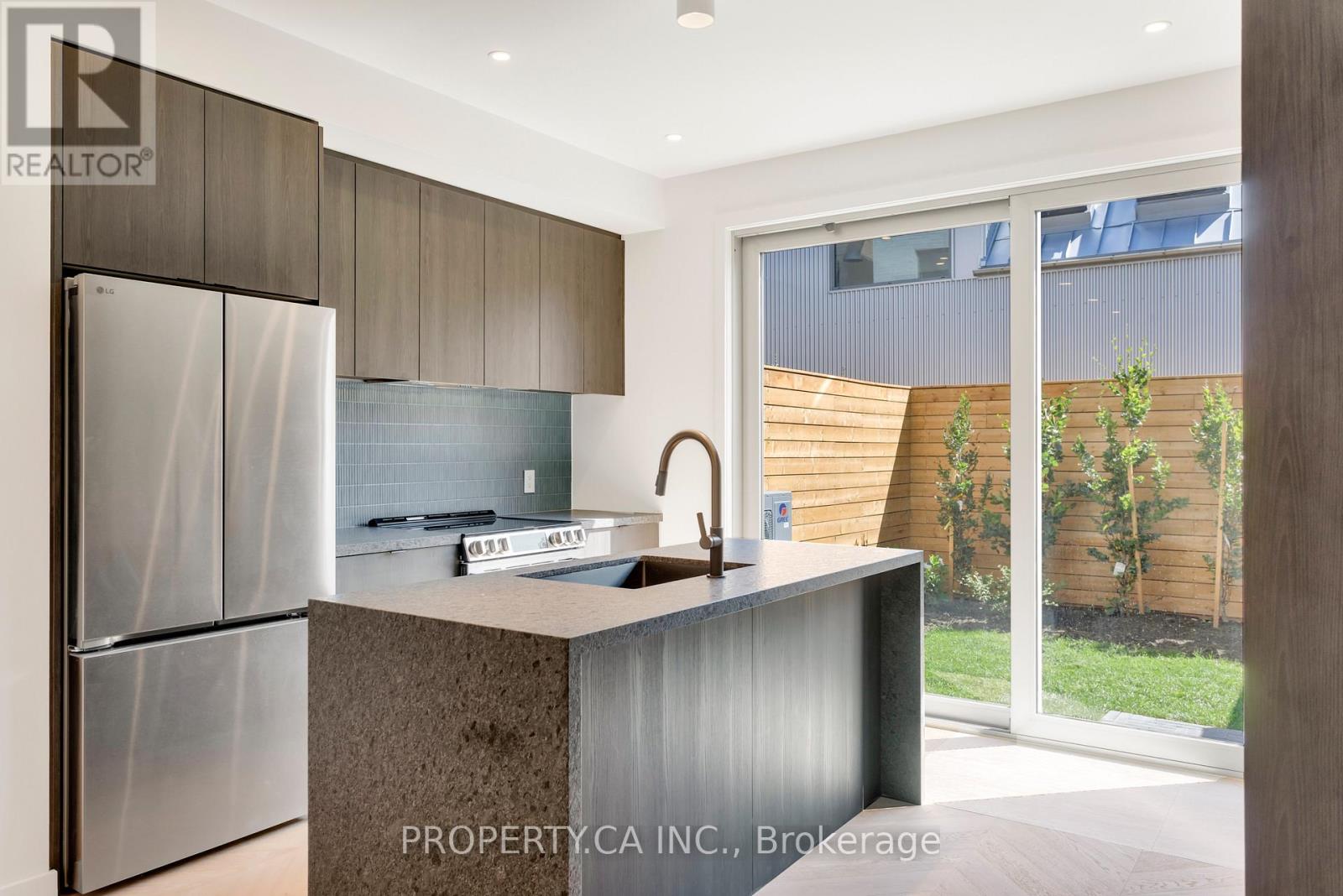 Unit #4 - 301 Keele Street, Toronto, Ontario M6P 2K5 - Photo 9 - W13757528