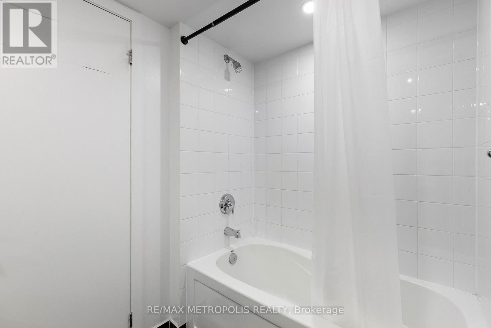 678 - 209 Fort York Boulevard, Toronto, Ontario  M5V 4A1 - Photo 28 - C13727988
