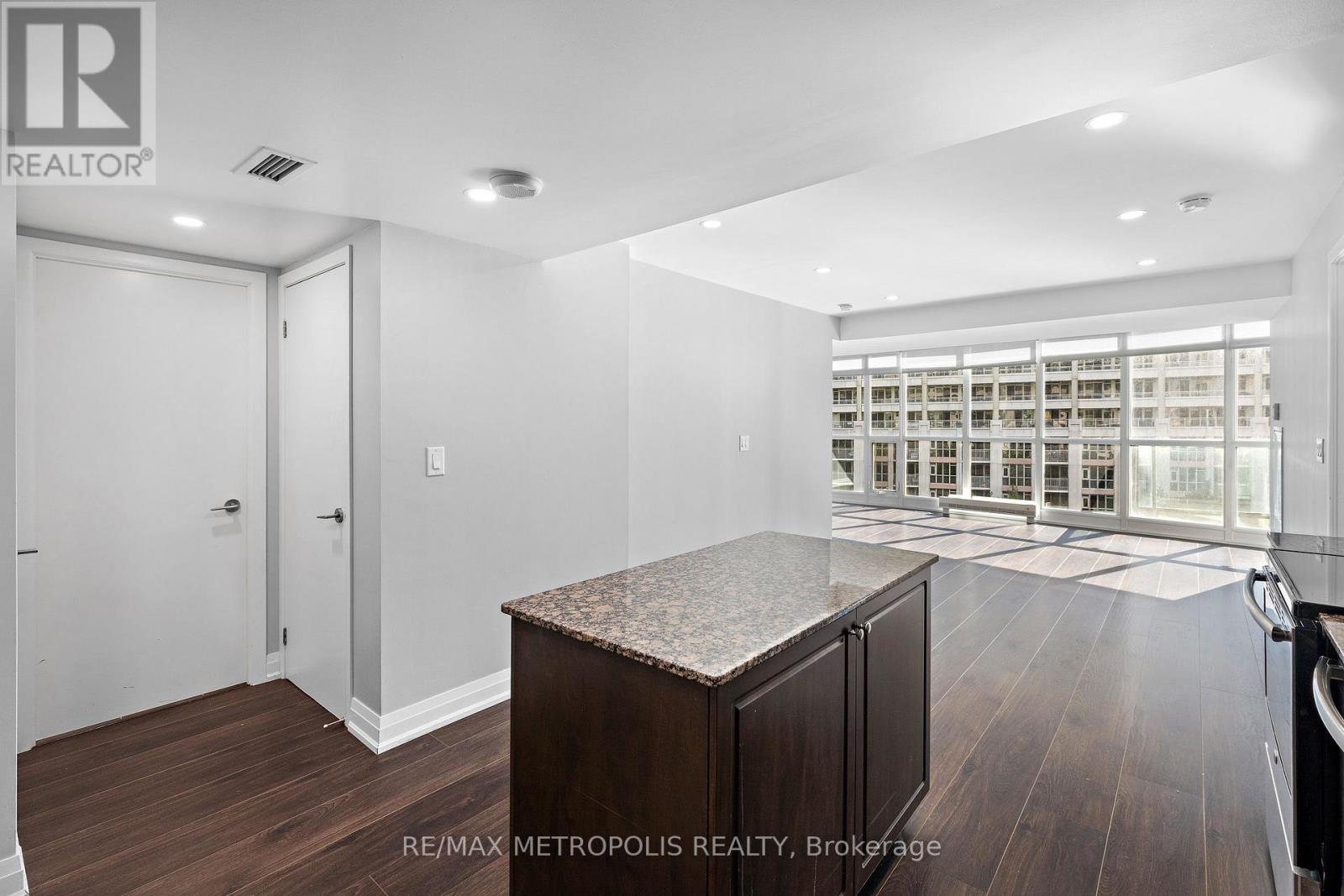 678 - 209 Fort York Boulevard, Toronto, Ontario  M5V 4A1 - Photo 6 - C13727988