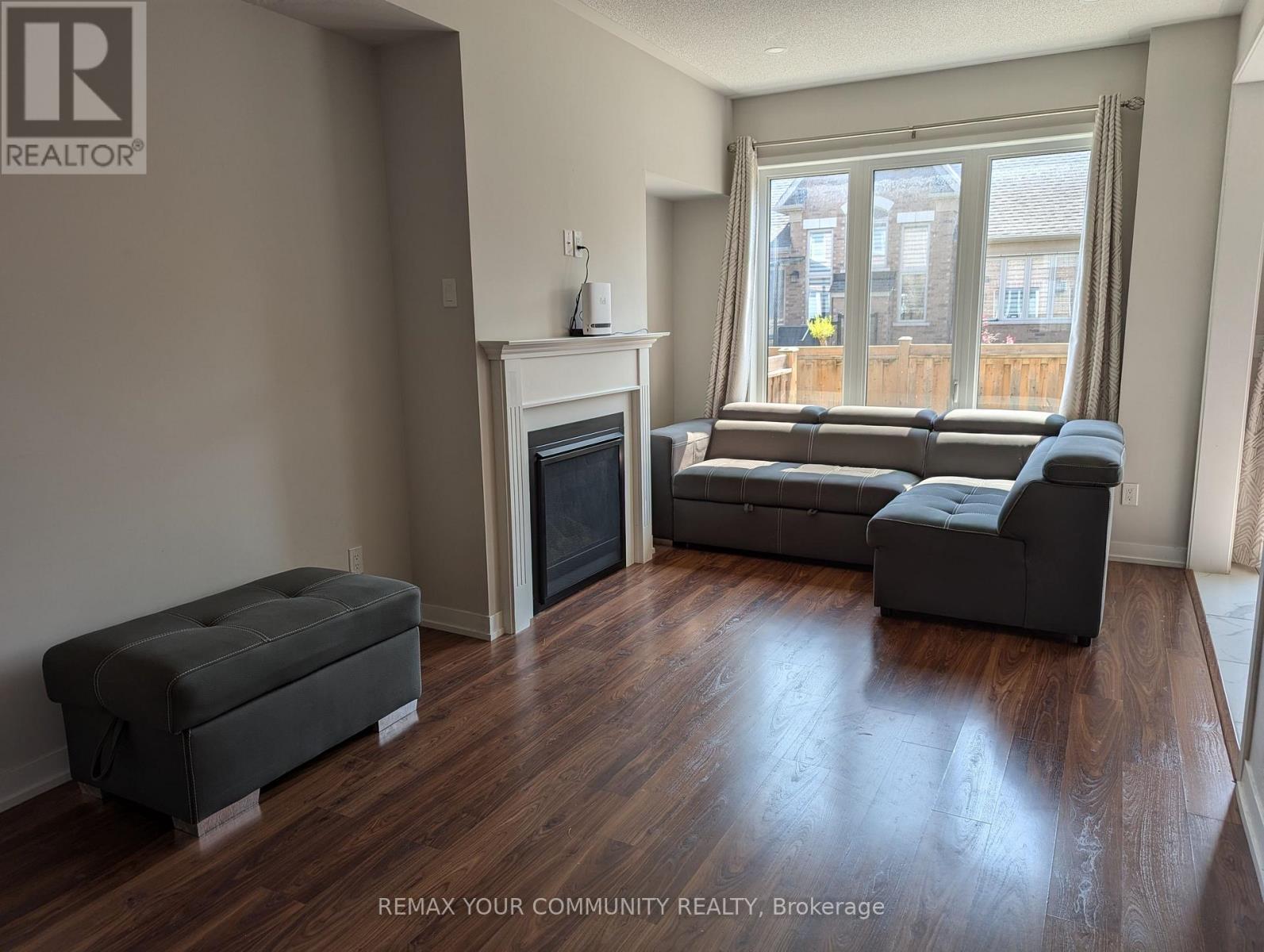 116 Maguire Road, Newmarket, Ontario  L3X 0M1 - Photo 4 - N13735038
