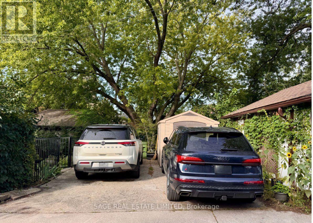 90 Methuen Avenue, Toronto, Ontario  M6S 1Z9 - Photo 31 - W13753522