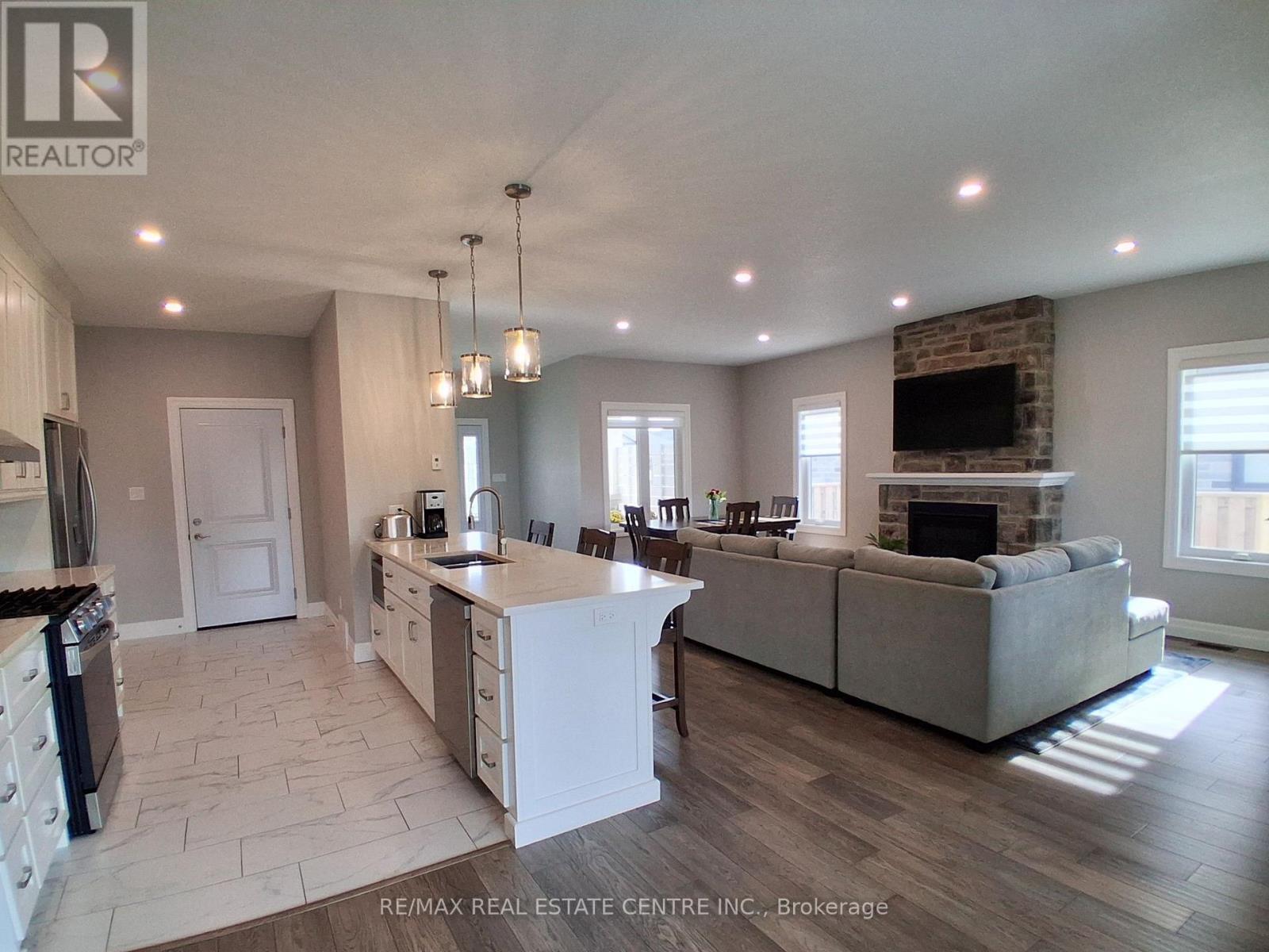 1080 Kincaid Street W, North Perth, Ontario  N4W 0J8 - Photo 8 - X13756082