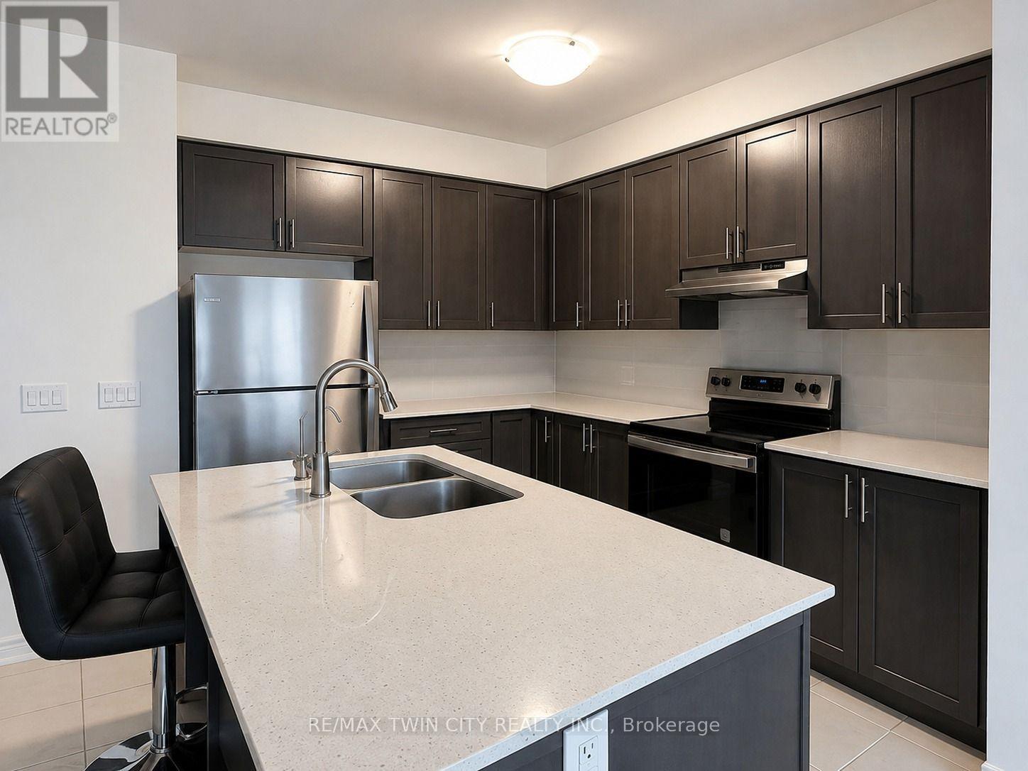 207 Broadacre Drive, Kitchener, Ontario  N2R 0S5 - Photo 3 - X13757552