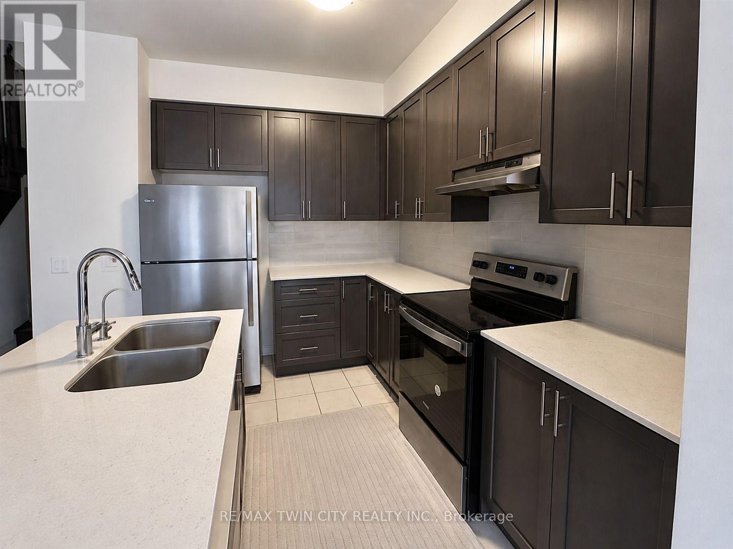 207 Broadacre Drive, Kitchener, Ontario  N2R 0S5 - Photo 4 - X13757552