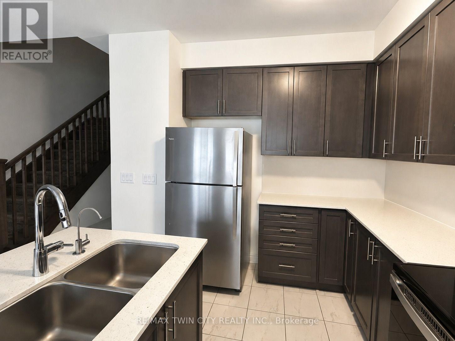 207 Broadacre Drive, Kitchener, Ontario  N2R 0S5 - Photo 6 - X13757552