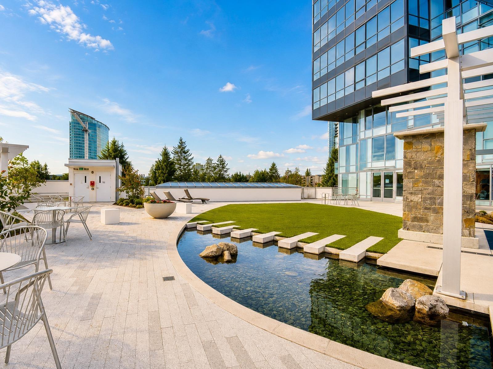 303 13398 104 AVENUE, surrey, British Columbia