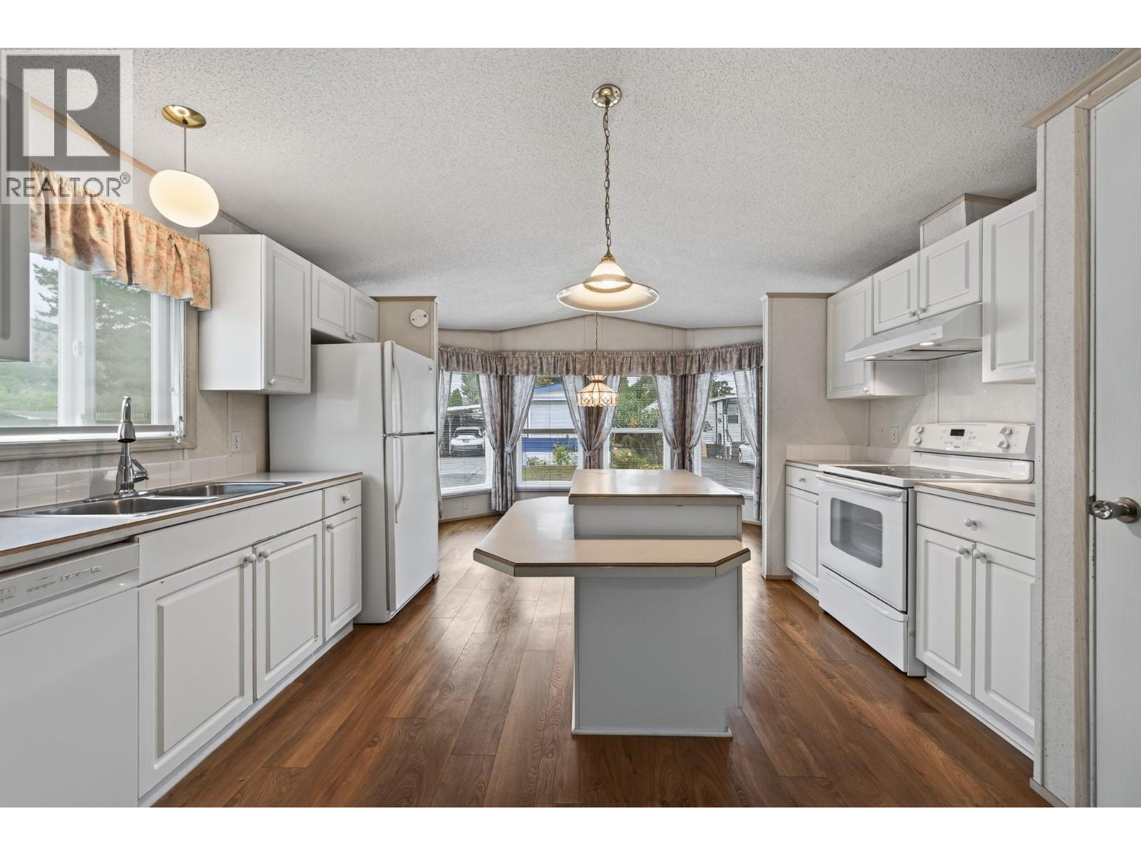 2400 Oakdale Way Unit# 71, Kamloops, British Columbia  V2B 6W7 - Photo 5 - 10400203