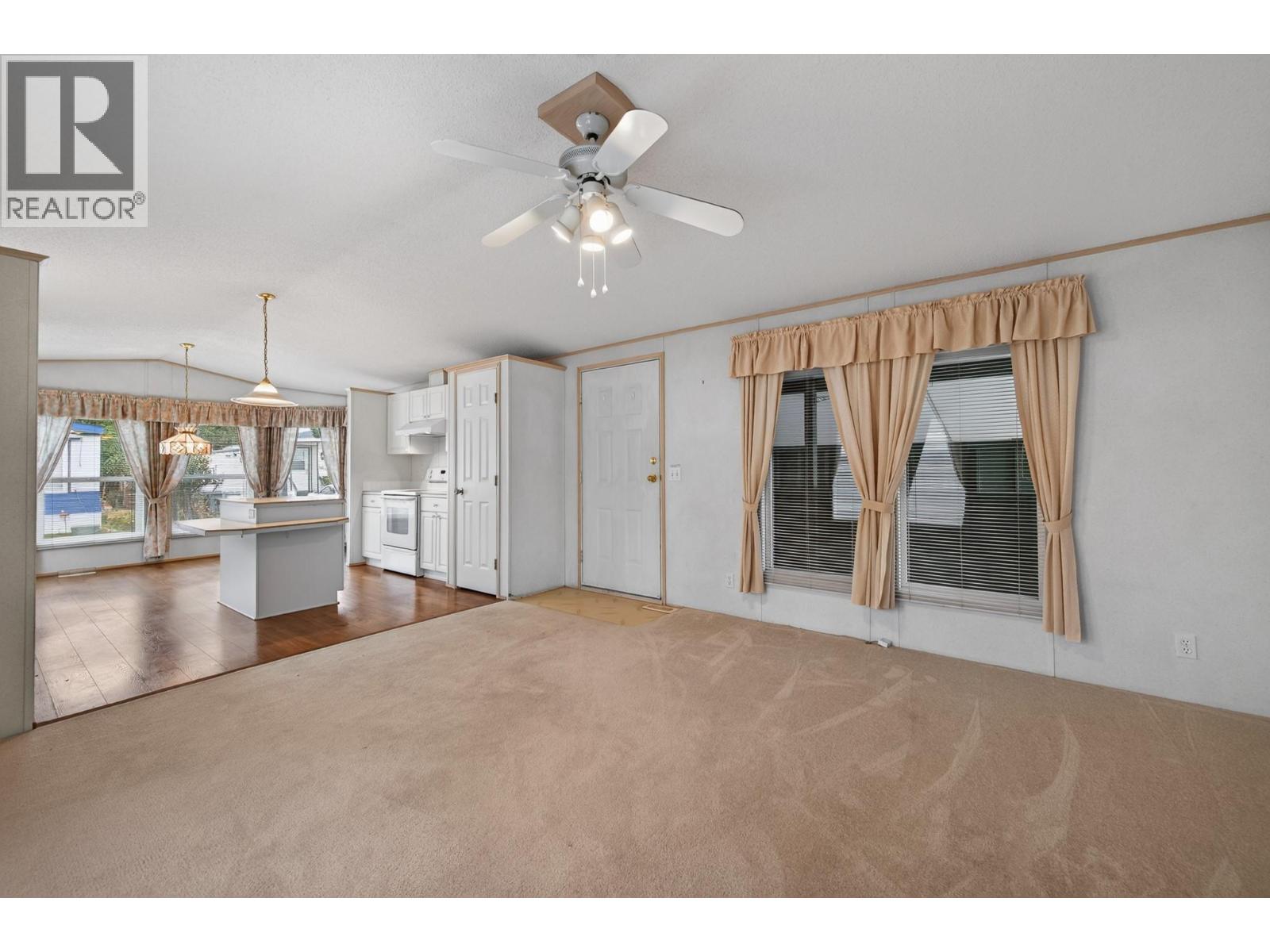 2400 Oakdale Way Unit# 71, Kamloops, British Columbia  V2B 6W7 - Photo 3 - 10400203