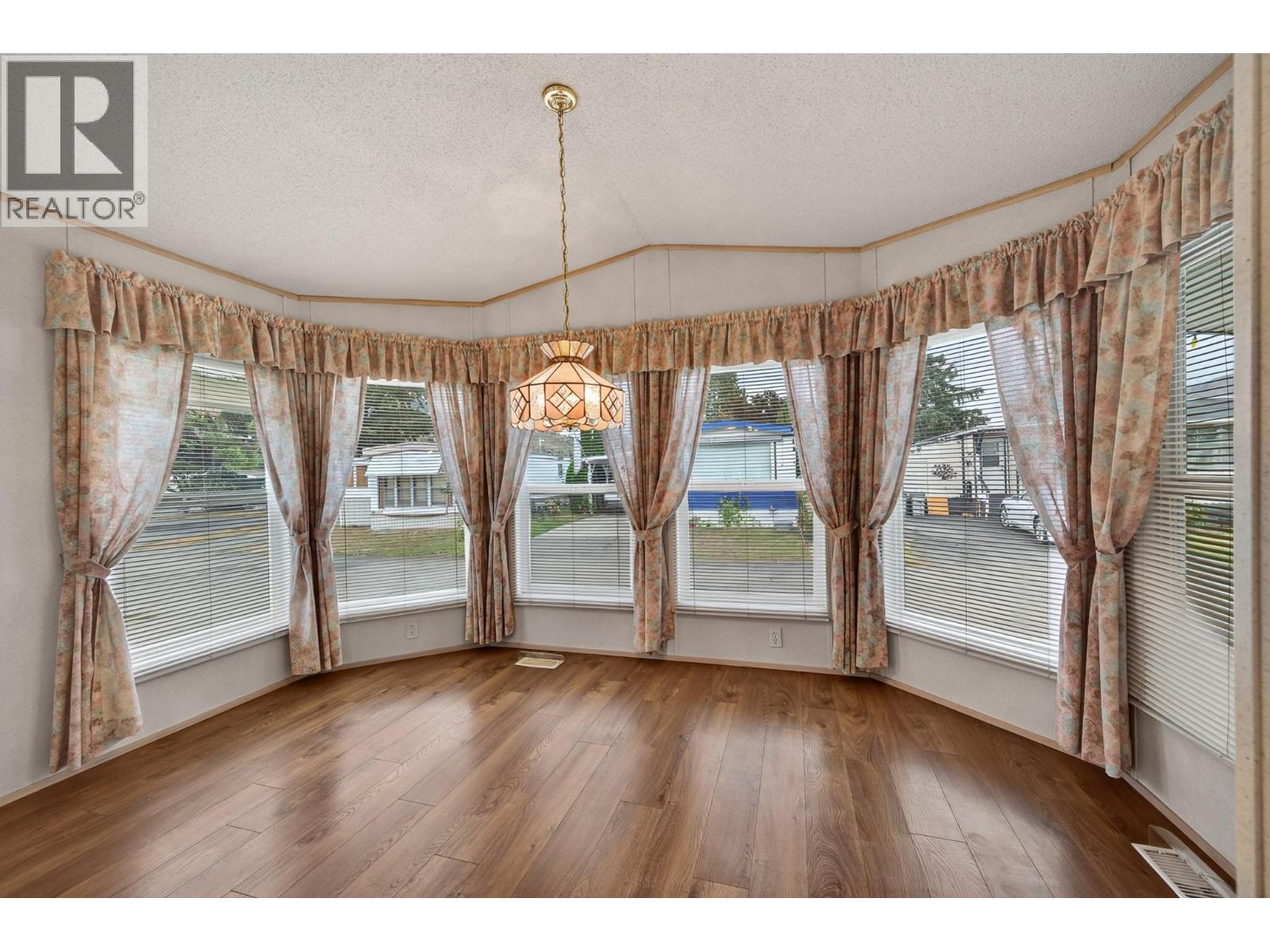 2400 Oakdale Way Unit# 71, Kamloops, British Columbia  V2B 6W7 - Photo 10 - 10400203