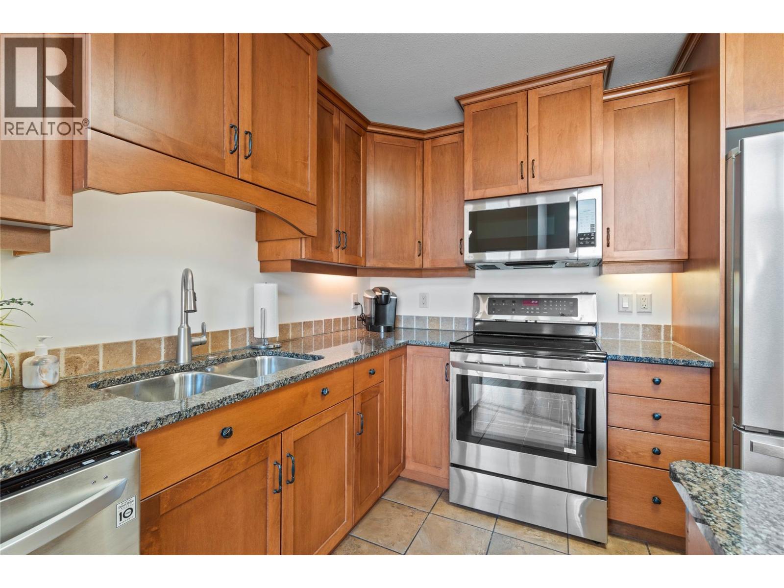 1390 Hillside Drive Unit# 305, Kamloops, British Columbia  V2E 0A6 - Photo 10 - 10400073