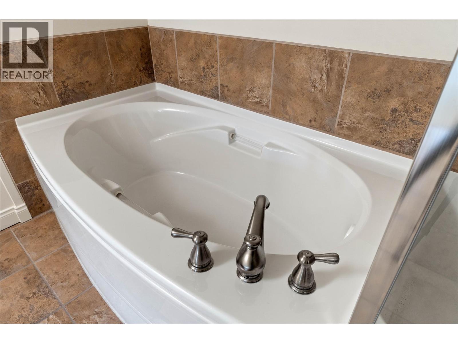 1390 Hillside Drive Unit# 305, Kamloops, British Columbia  V2E 0A6 - Photo 18 - 10400073