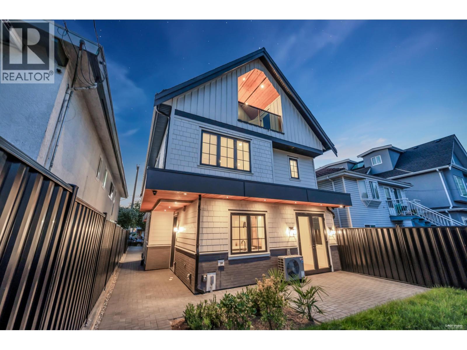 2 5150 Spencer Street, Vancouver, British Columbia  V5R 4A3 - Photo 2 - R3162599