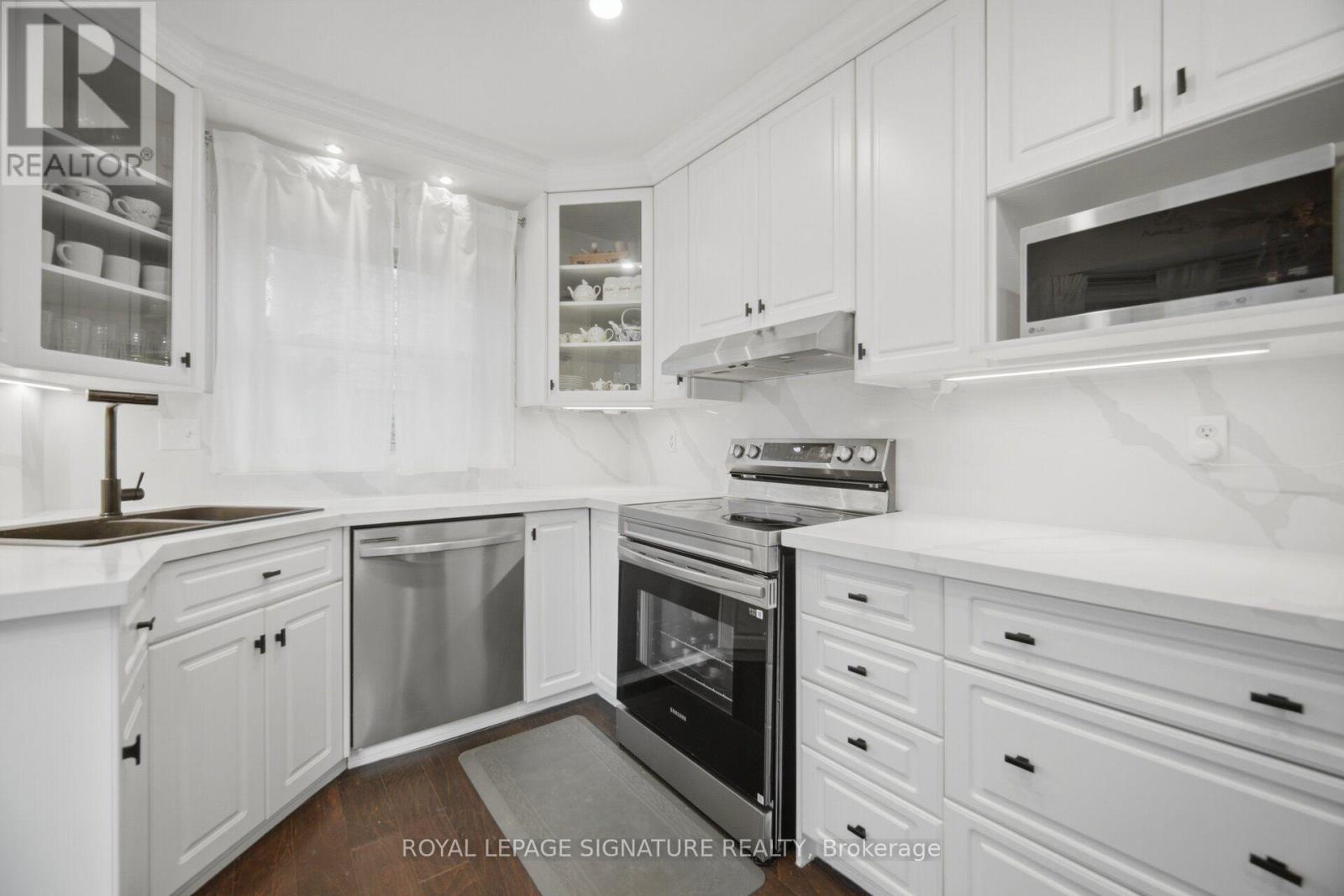 3217 Hazelwood Avenue, Burlington, Ontario L7M 2V3 - Photo 10 - W13757078