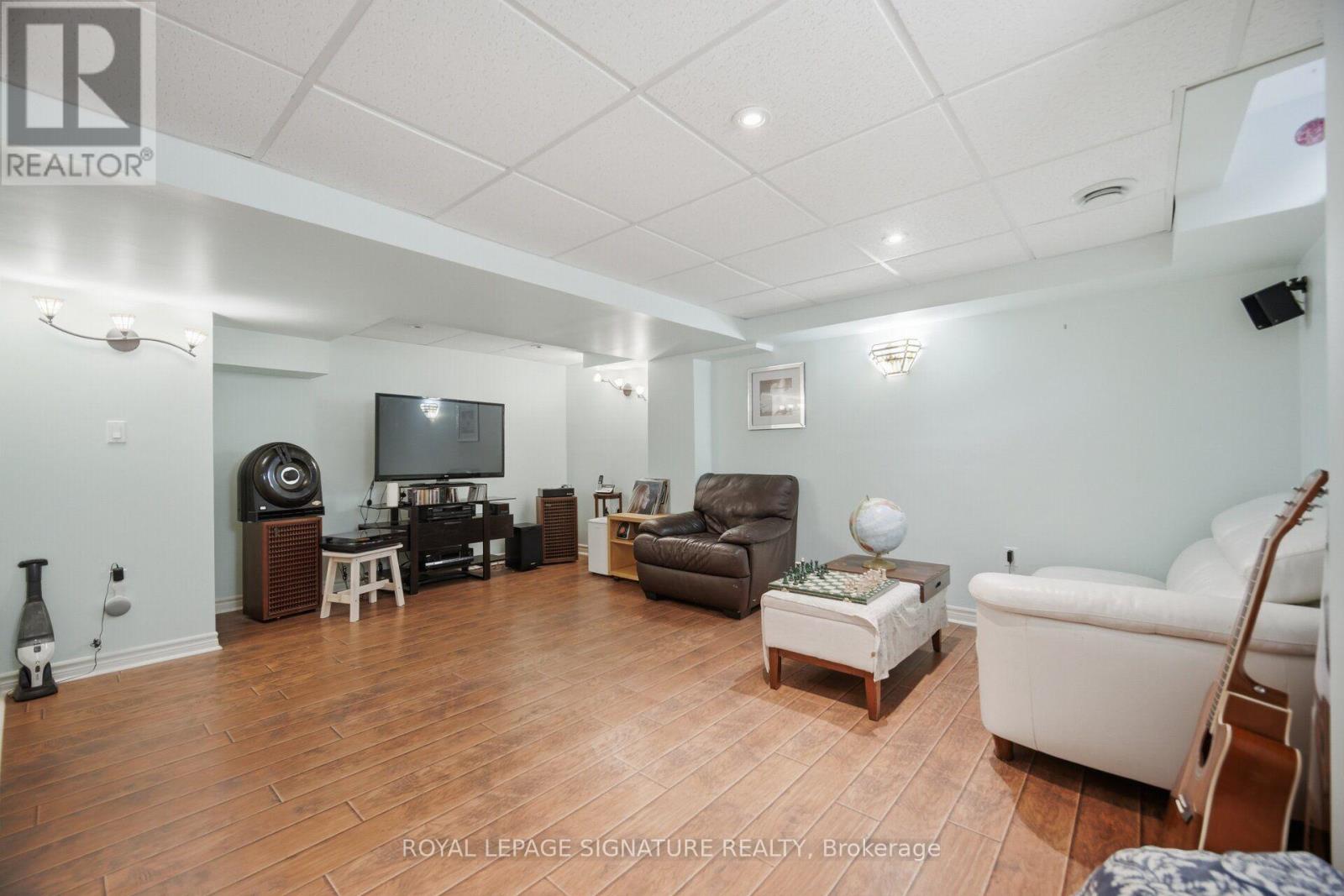 3217 Hazelwood Avenue, Burlington, Ontario L7M 2V3 - Photo 30 - W13757078