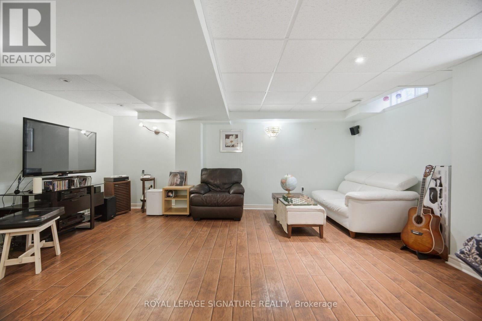 3217 Hazelwood Avenue, Burlington, Ontario L7M 2V3 - Photo 32 - W13757078