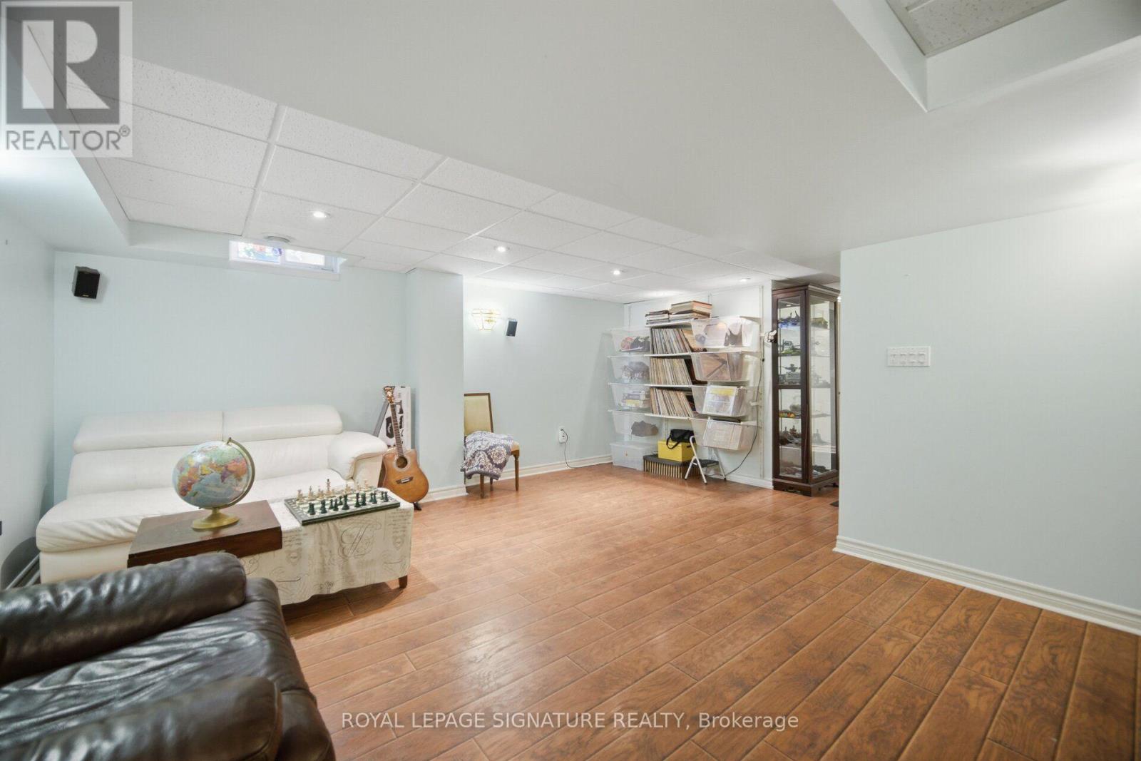 3217 Hazelwood Avenue, Burlington, Ontario L7M 2V3 - Photo 34 - W13757078