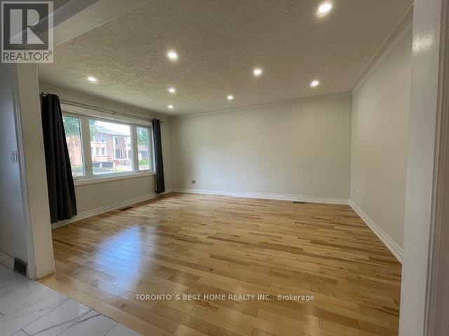 Main F - 69 Madawaska Avenue, Toronto, Ontario  M2M 2R2 - Photo 2 - C13757604