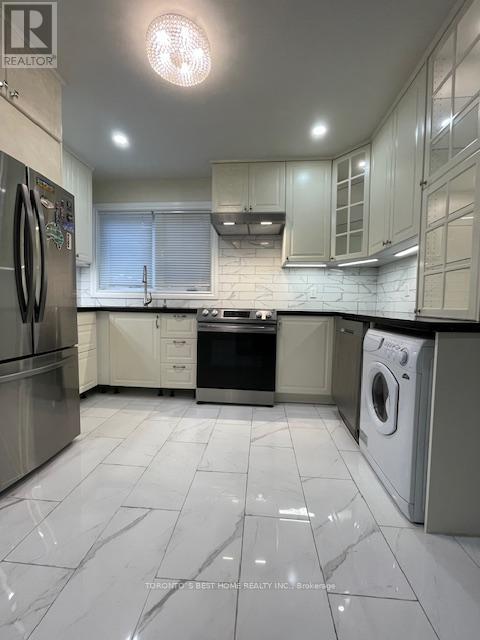 Main F - 69 Madawaska Avenue, Toronto, Ontario  M2M 2R2 - Photo 9 - C13757604