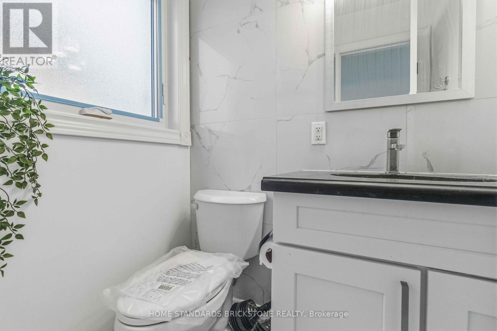 Main - 220 Torresdale Avenue, Toronto, Ontario  M2R 3E8 - Photo 10 - C13757626