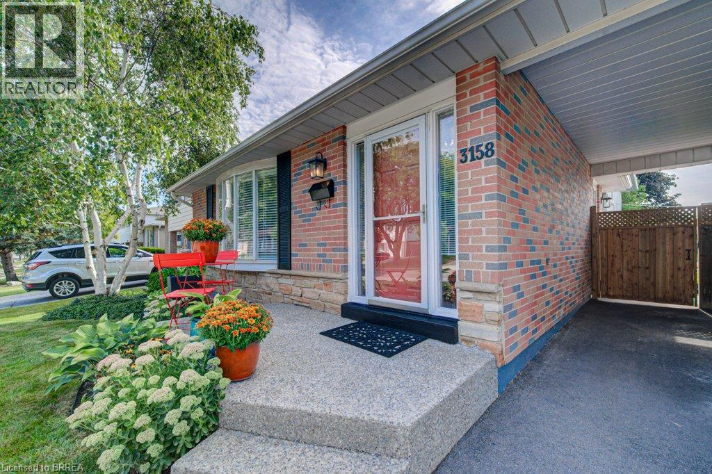 3158 Palmer Drive, Burlington, Ontario  L7M 1L4 - Photo 3 - 40860087