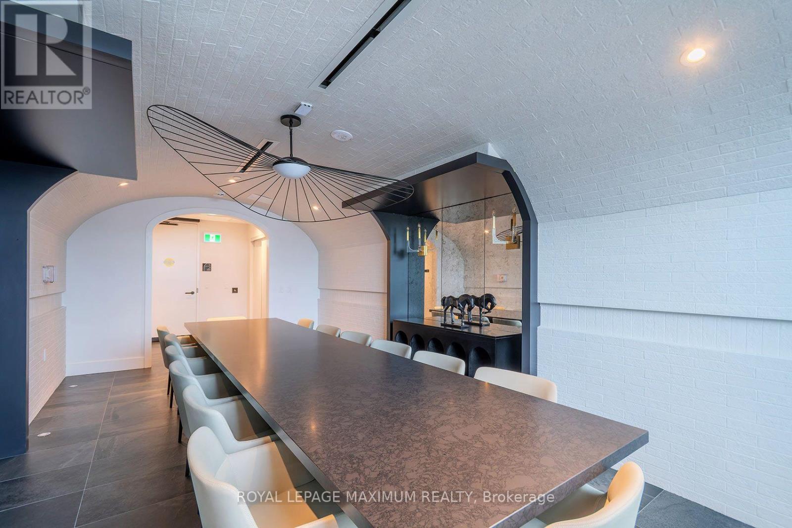 250 - 2075 King Road, King, Ontario L7B 0R6 - Photo 41 - N13757564