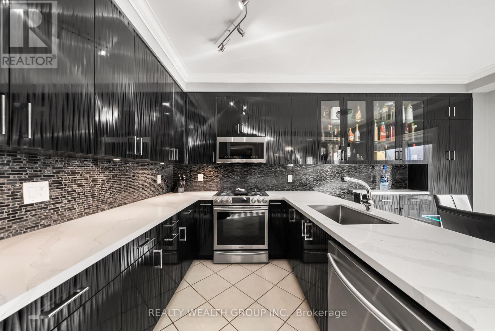 185 Regency View Heights, Vaughan, Ontario L6A 3V3 - Photo 12 - N13757572