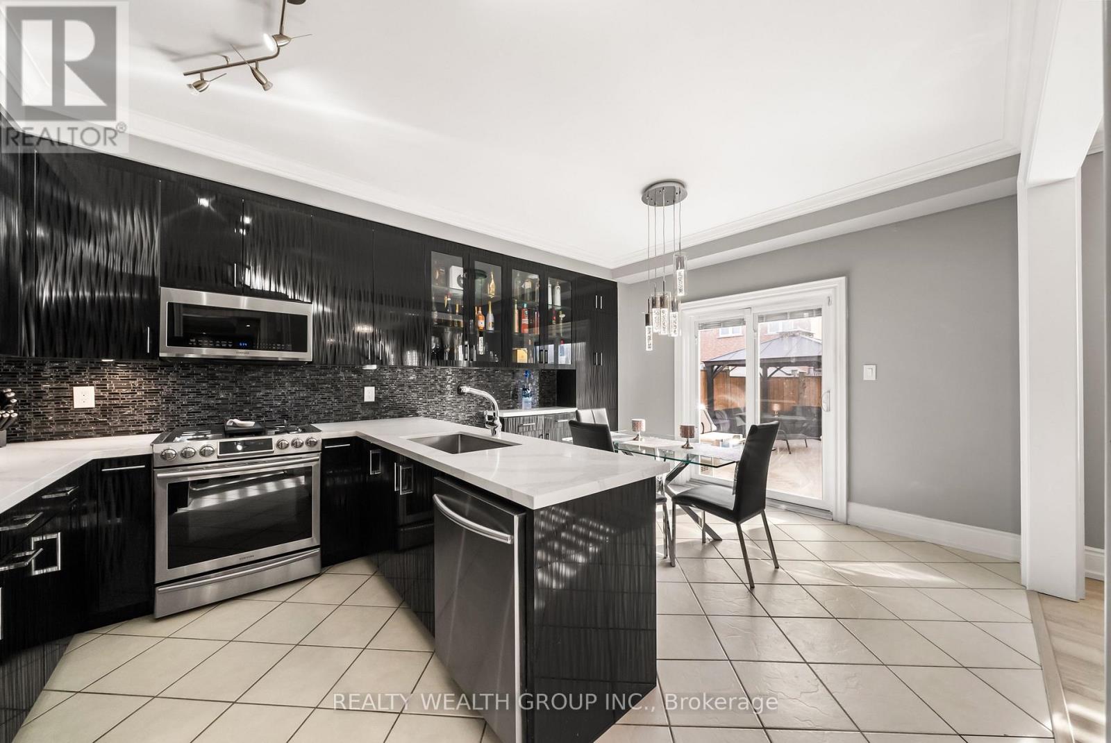 185 Regency View Heights, Vaughan, Ontario L6A 3V3 - Photo 13 - N13757572