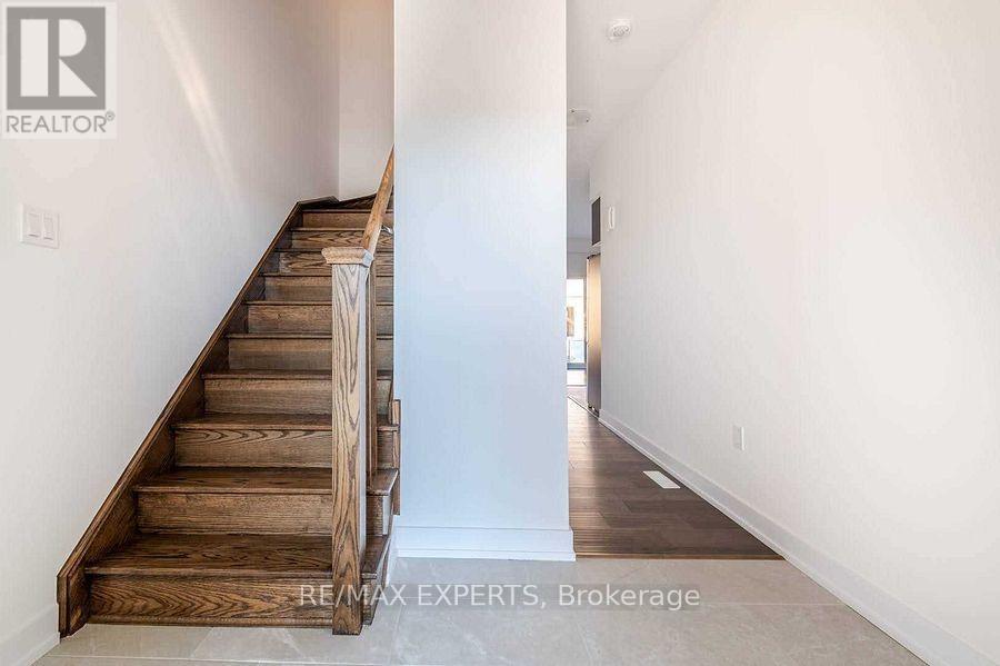 36 South Park Lane, Barrie (Painswick South), Ontario  L9J 0M8 - Photo 3 - S13757618