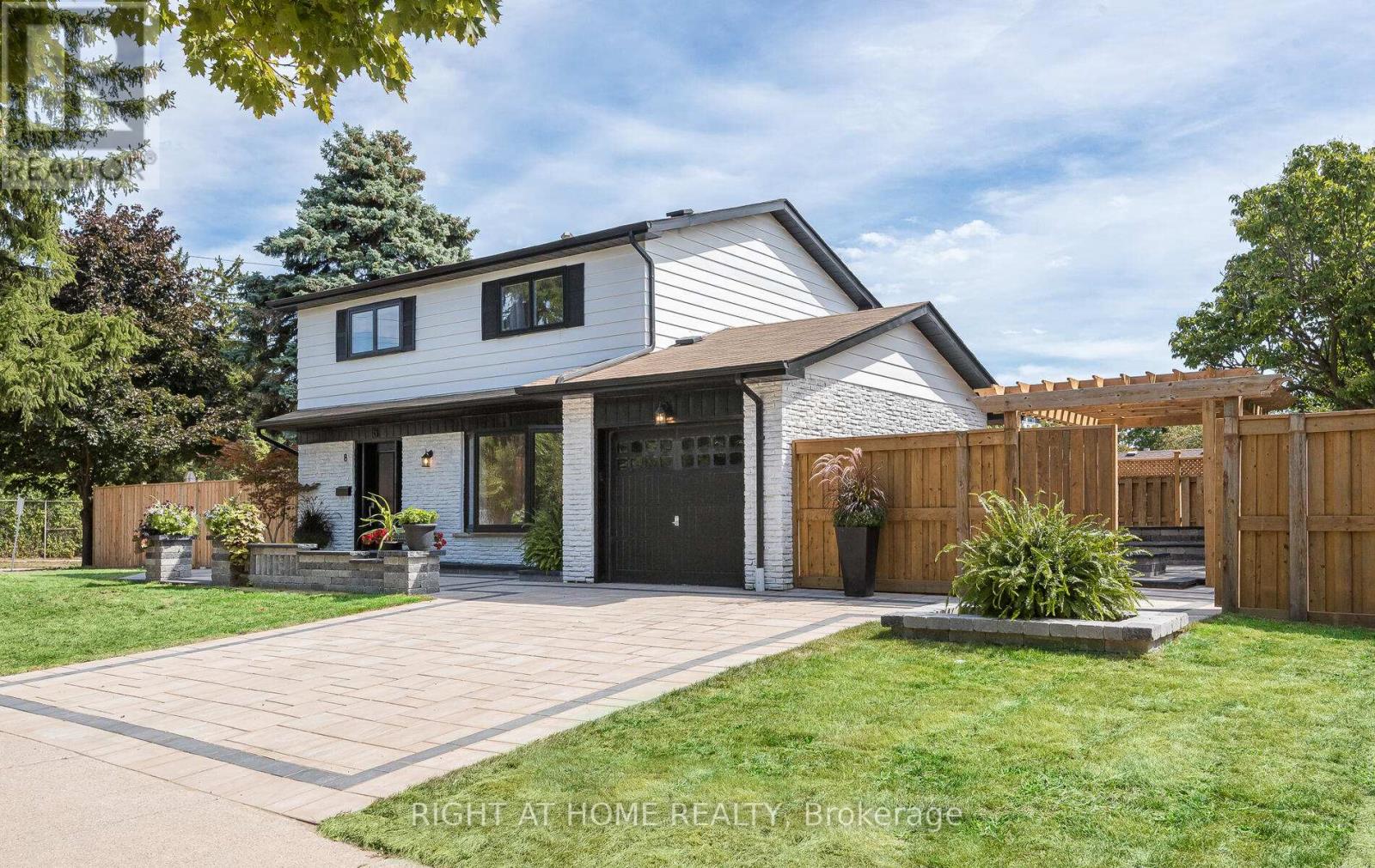 8 CULHAM STREET, Oakville, Ontario