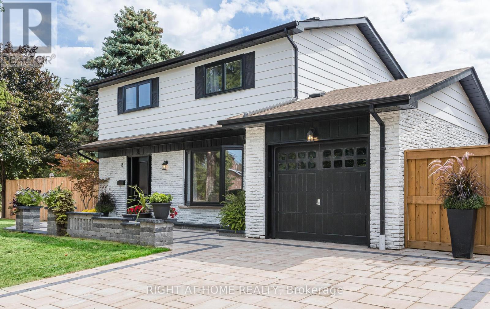 8 Culham Street, Oakville, Ontario  L6H 1G4 - Photo 2 - W13757616