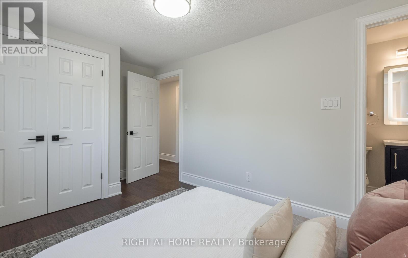 8 Culham Street, Oakville, Ontario  L6H 1G4 - Photo 30 - W13757616