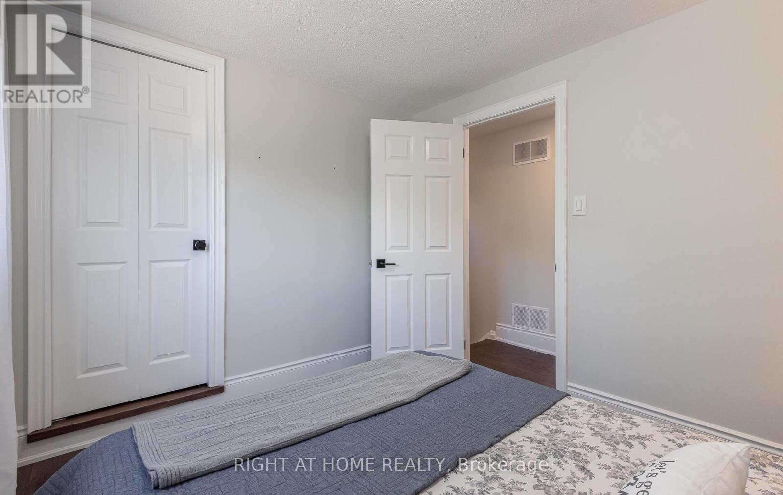 8 Culham Street, Oakville, Ontario  L6H 1G4 - Photo 33 - W13757616