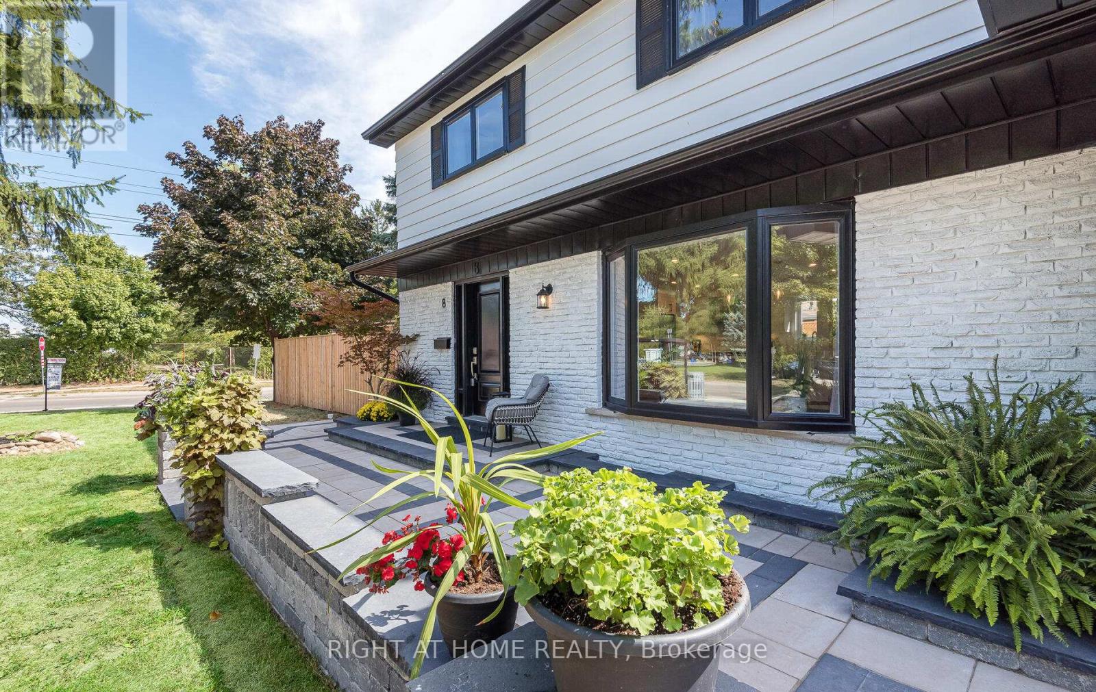 8 Culham Street, Oakville, Ontario  L6H 1G4 - Photo 5 - W13757616