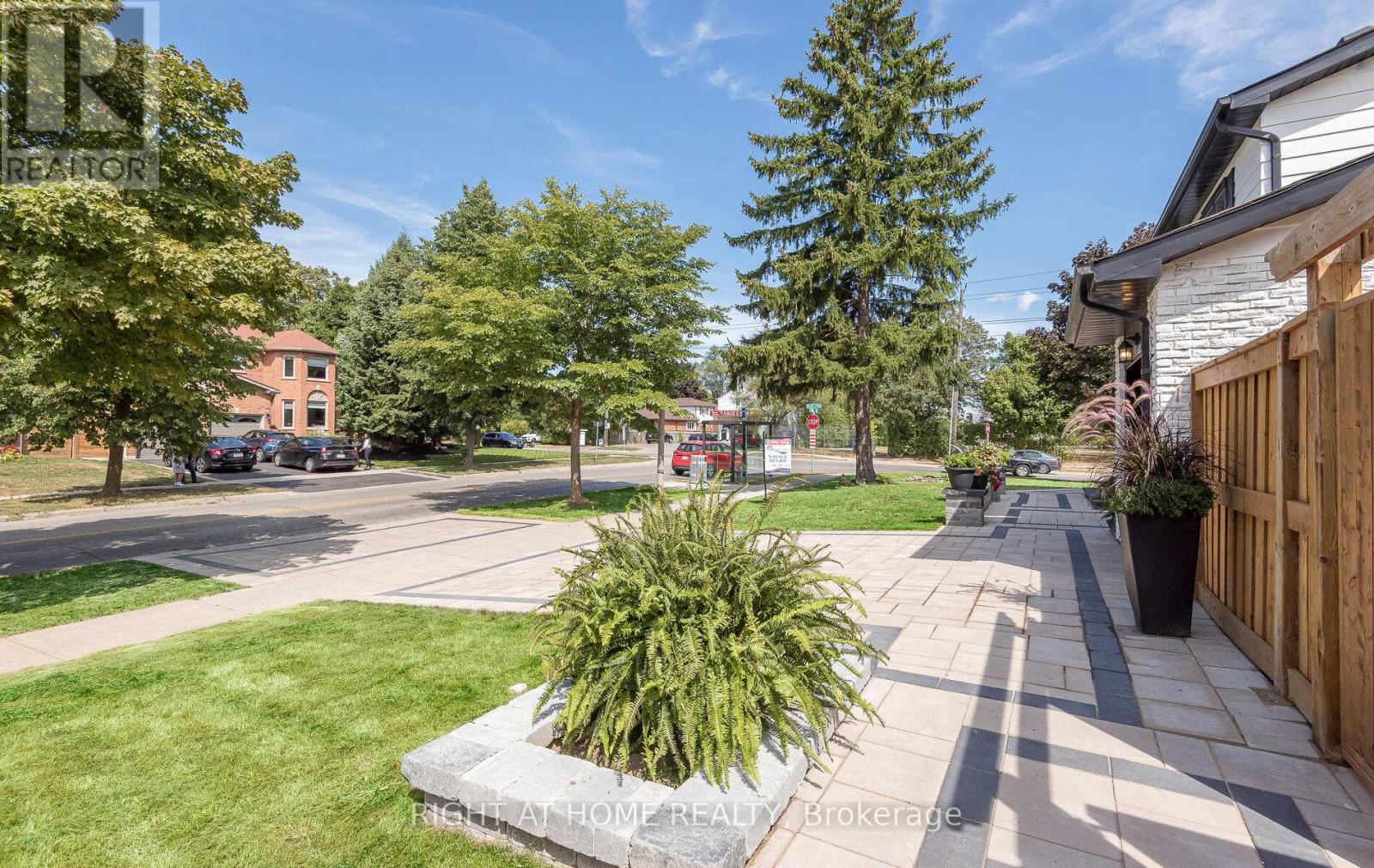 8 Culham Street, Oakville, Ontario  L6H 1G4 - Photo 8 - W13757616