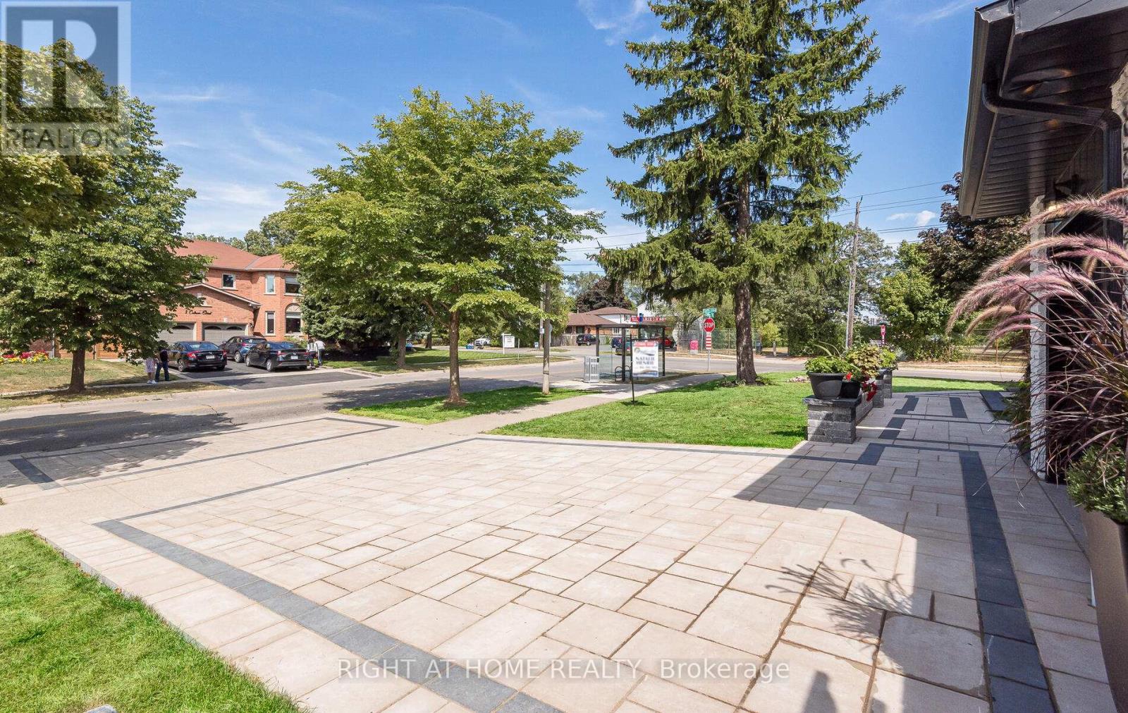 8 Culham Street, Oakville, Ontario  L6H 1G4 - Photo 9 - W13757616