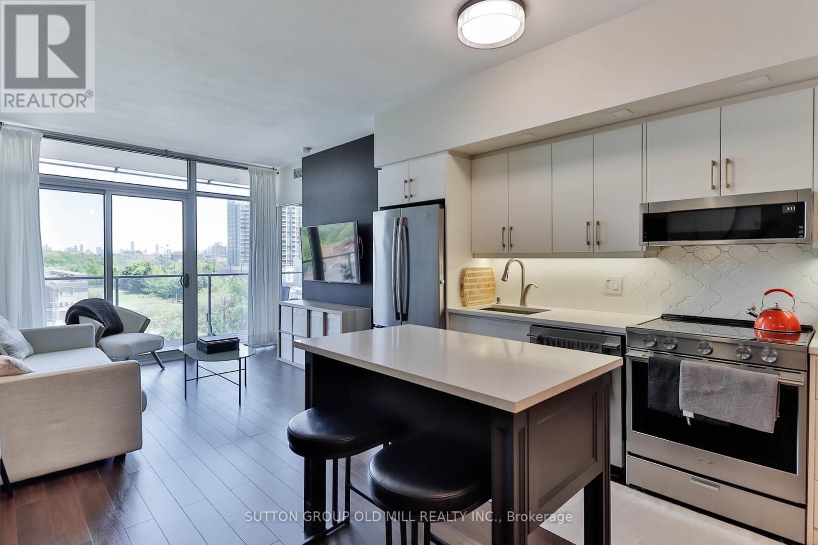 602 - 103 The Queensway, Toronto, Ontario  M6S 5B3 - Photo 8 - W13757634