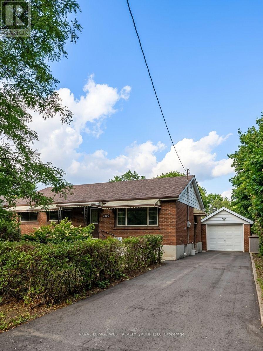 128 STUART STREET E, London East, Ontario