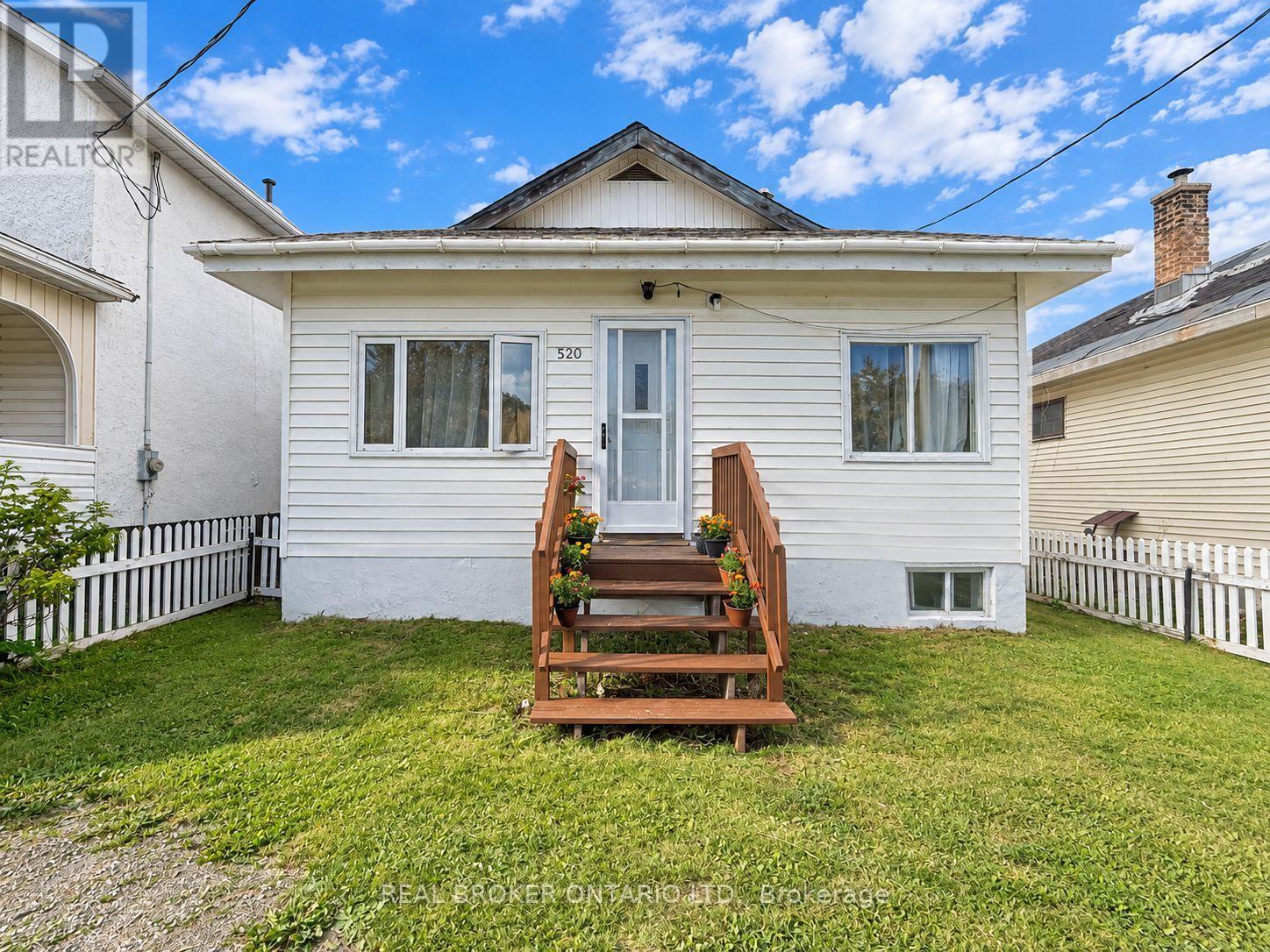 520 FRONT STREET, Atikokan, Ontario