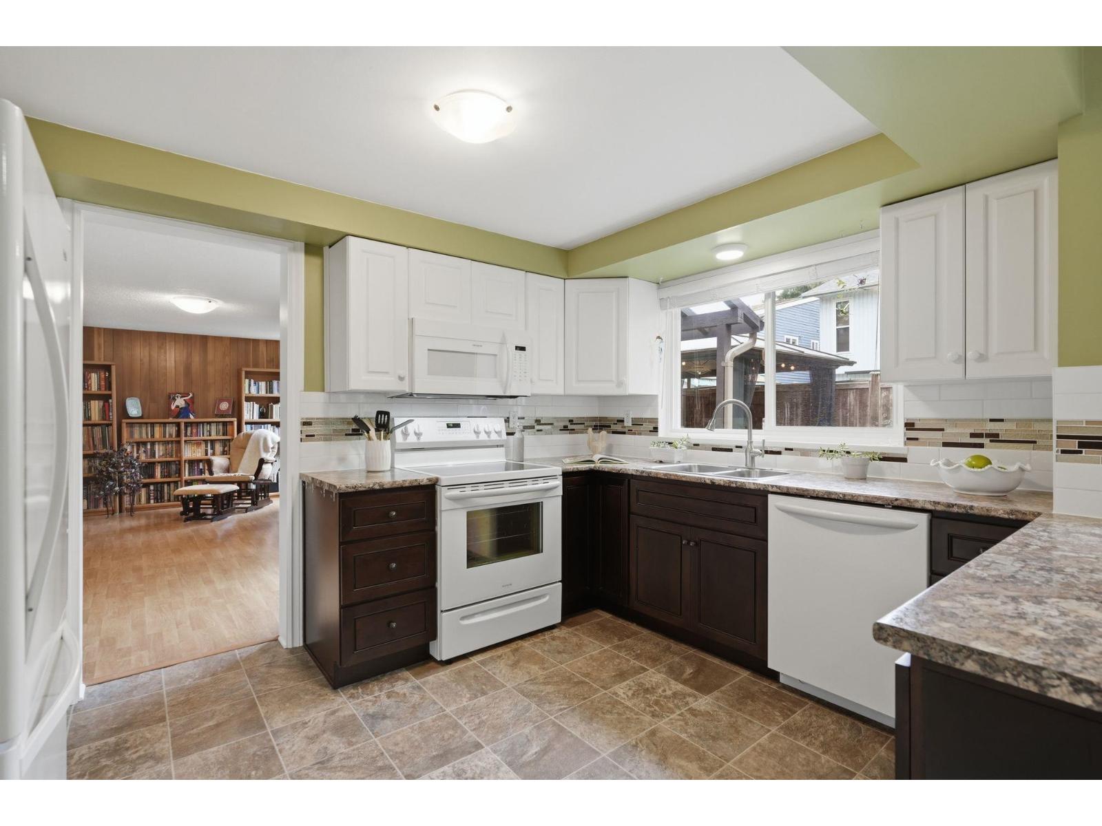 11870 Staples Crescent, Delta, British Columbia  V4E 2T7 - Photo 5 - R3162843