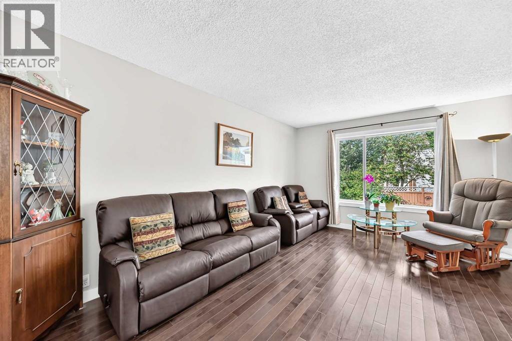 14 Douglasview Circle SE, Calgary, Alberta  t2Z 2p3 - Photo 15 - A2341032