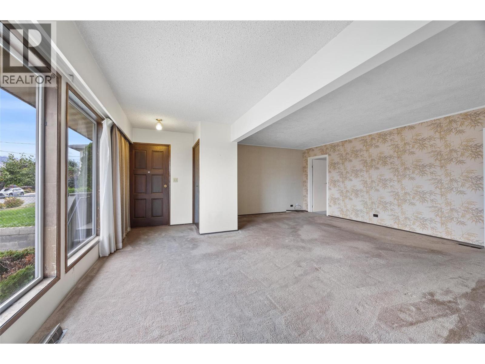 719 Pine Street, Kamloops, British Columbia  V2C 2Z7 - Photo 3 - 10399867