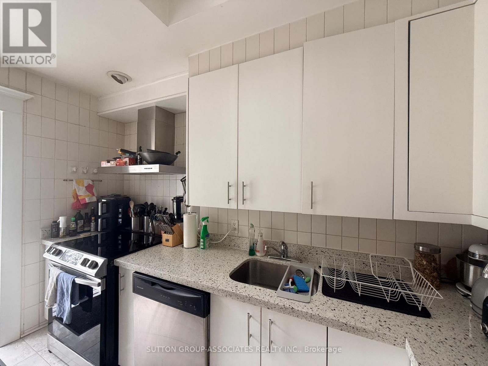 Upper - 184 Madison Avenue, Toronto, Ontario M5R 2S5 - Photo 12 - C13757638