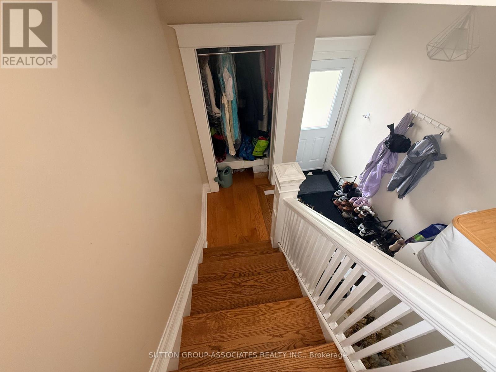 Upper - 184 Madison Avenue, Toronto, Ontario M5R 2S5 - Photo 2 - C13757638