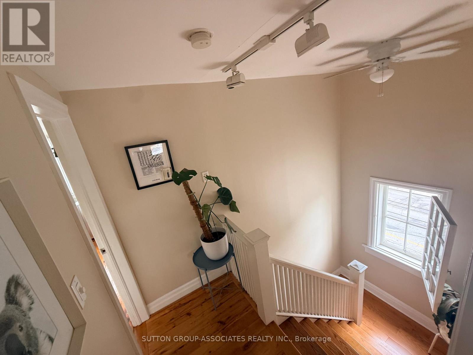 Upper - 184 Madison Avenue, Toronto, Ontario M5R 2S5 - Photo 23 - C13757638