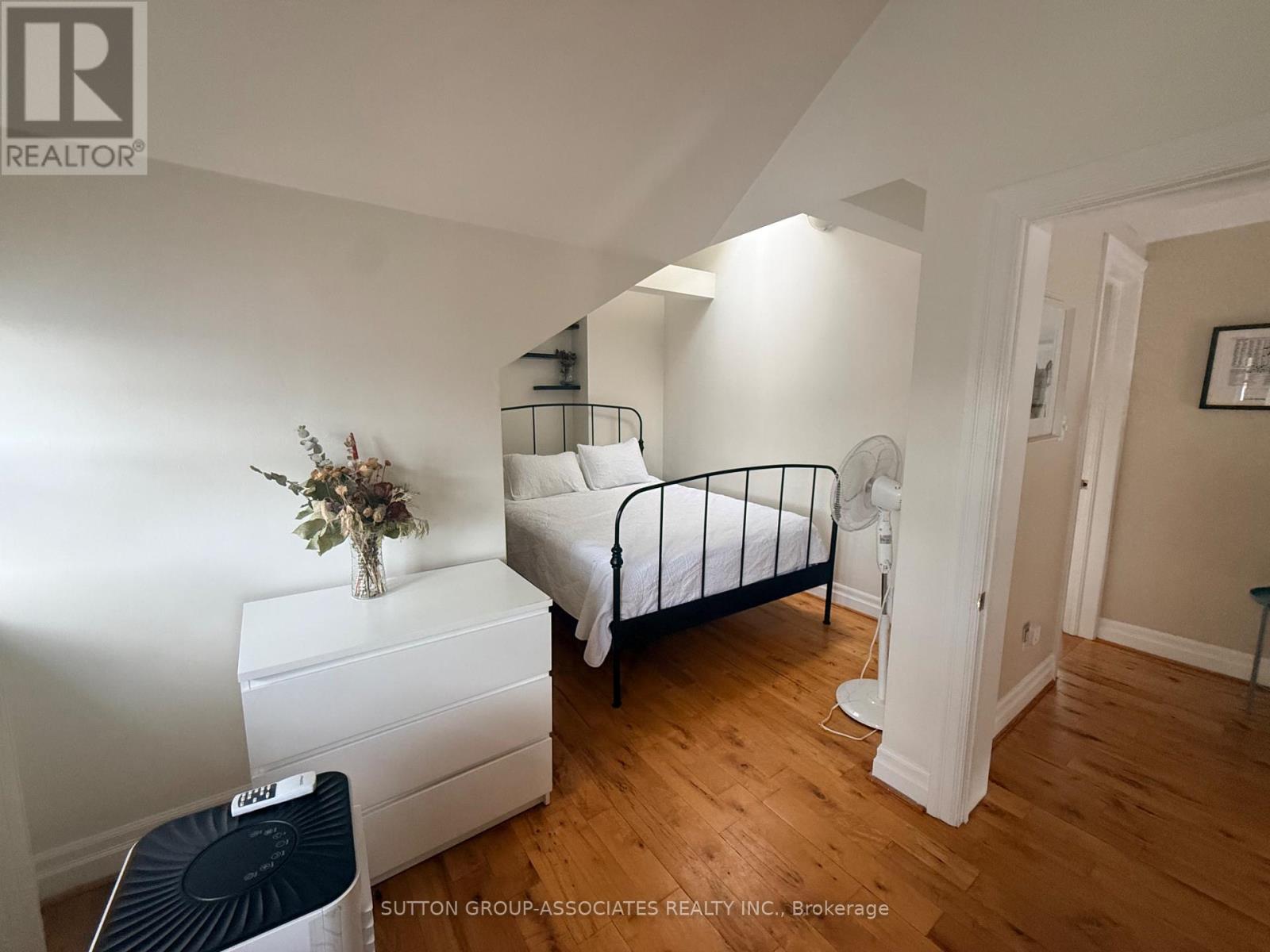 Upper - 184 Madison Avenue, Toronto, Ontario M5R 2S5 - Photo 24 - C13757638