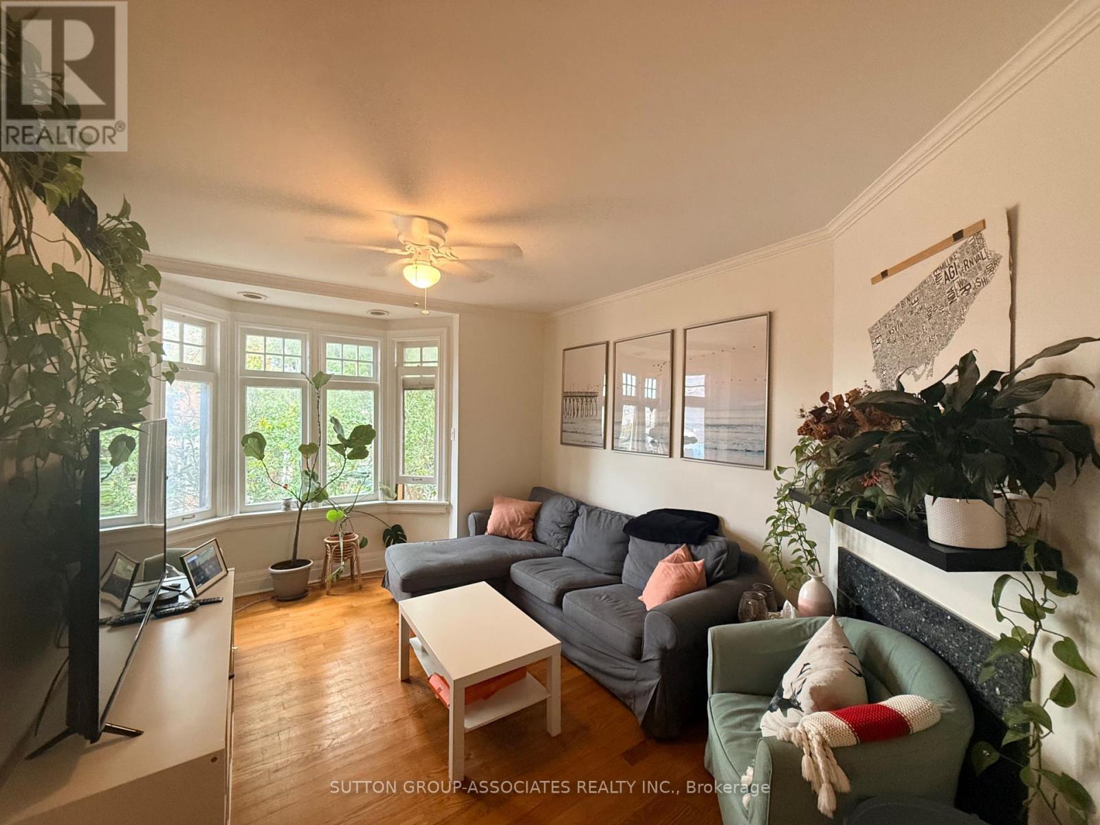 Upper - 184 Madison Avenue, Toronto, Ontario M5R 2S5 - Photo 3 - C13757638