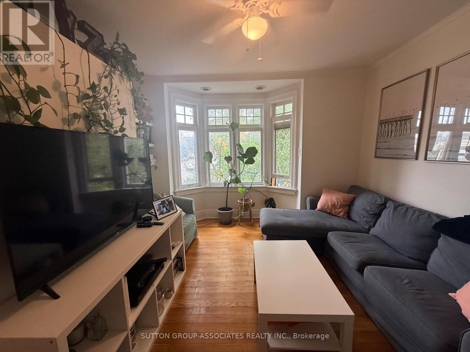 Upper - 184 Madison Avenue, Toronto, Ontario M5R 2S5 - Photo 5 - C13757638