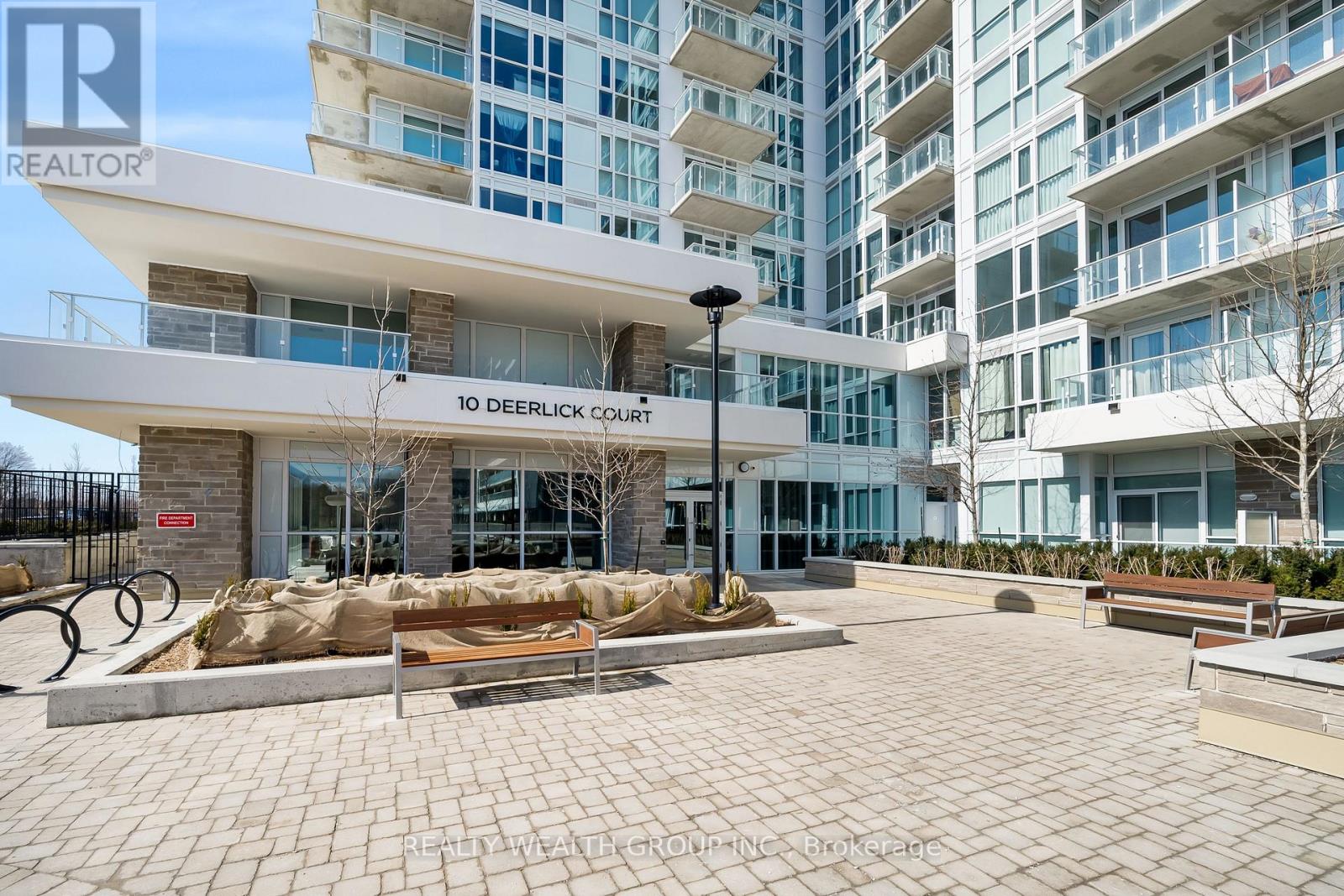 2101 - 10 Deerlick Court, Toronto, Ontario  M6A 0A7 - Photo 2 - C13757642