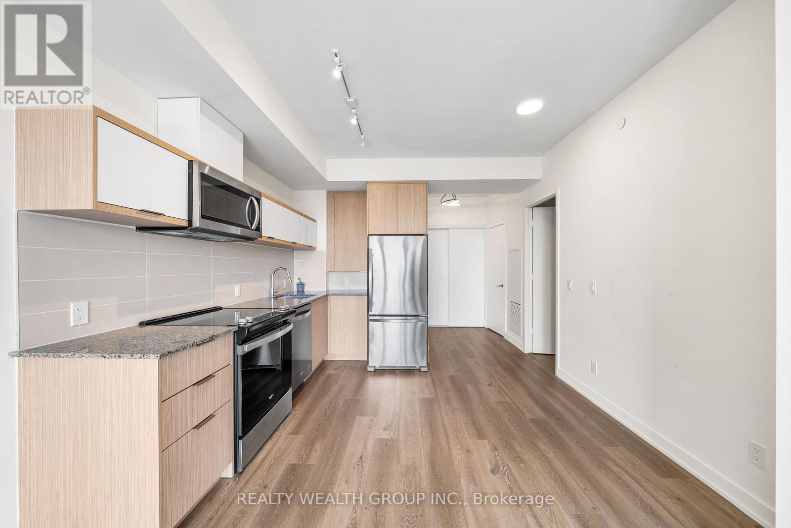 2101 - 10 Deerlick Court, Toronto, Ontario  M6A 0A7 - Photo 5 - C13757642